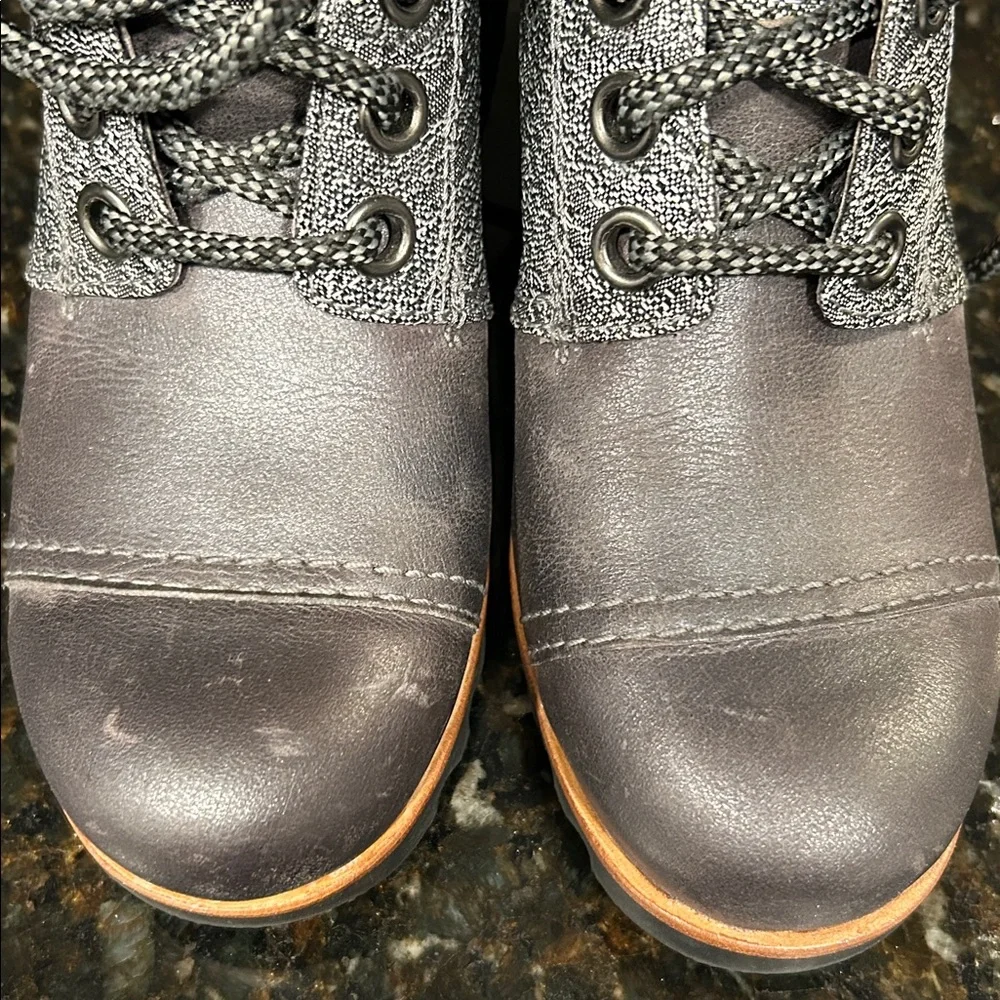 Sorel Lace Up Hidden Wedge Ankle Boots Lexie Womenโs Sz 7.5 LIKE NEW LL5316-052 - Picture 5 of 9